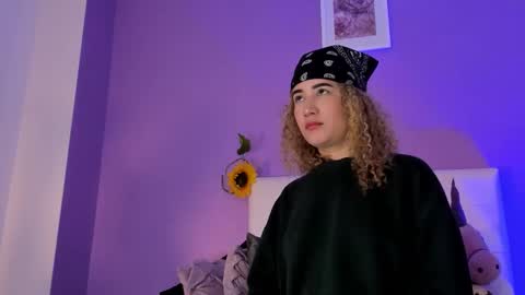 Snapshot of charlotte1117 chatting on November 2025 05:57:01 PM Char 3 online show from November 2025 05:57:01 PM