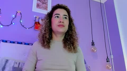 Snapshot of charlotte1117 chatting on November 2025 02:42:02 PM Char 3 online show from November 2025 02:42:02 PM