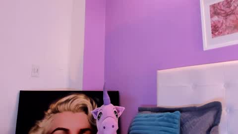 Snapshot of charlotte1117 chatting on April 2026 04:00:02 PM Char 3 online show from April 2026 04:00:02 PM