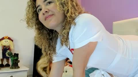 Snapshot of charlotte1117 chatting on April 2026 04:14:01 PM Char 3 online show from April 2026 04:14:01 PM