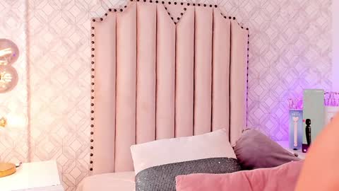   Charlotte  online show from January 2025 07:58:02 PM