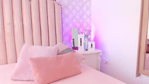   Charlotte  online show from January 2025 07:48:02 PM