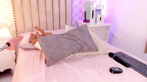   Charlotte  online show from February 2025 10:58:01 PM