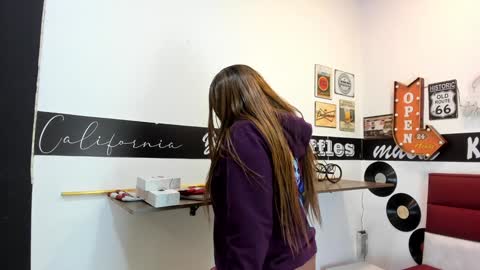 Snapshot of charlotte_brown_1 chatting on December 2024 11:18:01 AM CHARLOTTE BROWN online show from December 2024 11:18:01 AM