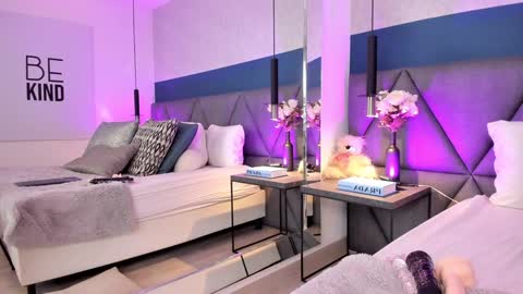 Charlotte online show from December 2024 09:46:01 PM