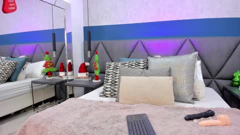 Charlotte online show from December 2024 02:27:02 PM