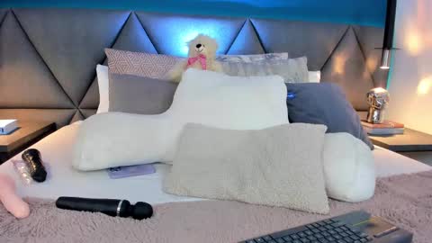 Charlotte online show from February 2025 03:38:01 PM