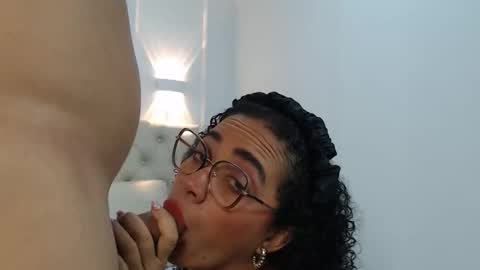 charlottte y dante online show from November 2025 04:23:02 AM