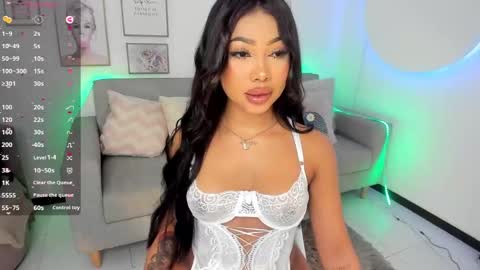 Snapshot of charlotte_es chatting on December 2024 06:20:01 PM Charlotte online show from December 2024 06:20:01 PM