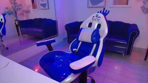 Charlotte online show from February 2025 06:28:01 AM