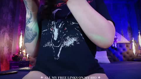 Charlotte online show from November 2025 04:54:01 PM