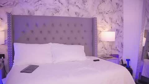 Snapshot of charlotte_harriz chatting on February 2026 01:09:01 AM Charlotte online show from February 2026 01:09:01 AM