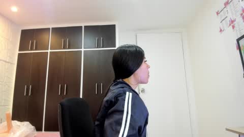 Charlotte Icee online show from December 2024 03:43:02 PM