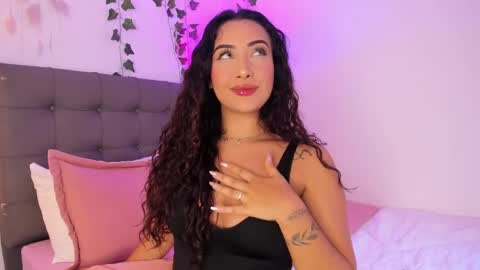 Snapshot of charlotte_jamees chatting on February 2025 10:31:01 PM Charlotte james online show from February 2025 10:31:01 PM