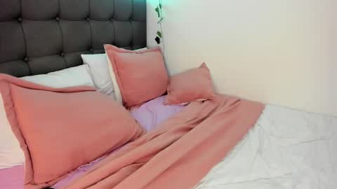 Snapshot of charlotte_jamees chatting on February 2025 01:35:01 AM Charlotte james online show from February 2025 01:35:01 AM