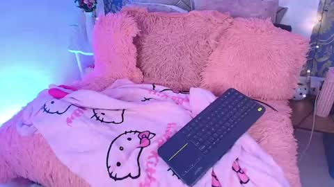 Snapshot of charlotte_princess_1 chatting on May 2026 06:43:02 AM charlotte_princess_1 online show from May 2026 06:43:02 AM