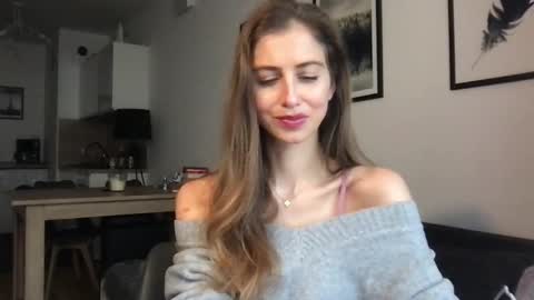 Charlotte Roche online show from October 2025 02:01:01 PM