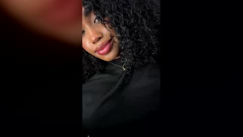 Snapshot of charlotte_tiller chatting on April 2026 07:13:02 AM Yuli online show from April 2026 07:13:02 AM