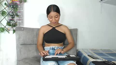 Snapshot of charlotte_vickie chatting on June 2026 12:51:02 PM Charlotte online show from June 2026 12:51:02 PM