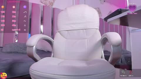 charlotte_walker__ online show from February 2025 02:16:02 PM