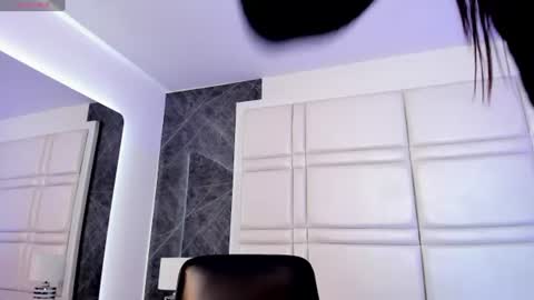 Snapshot of charlotte_whitee1 chatting on July 2026 12:33:01 PM Charlotte Everyday From 0700 to 1300 Col Time online show from July 2026 12:33:01 PM