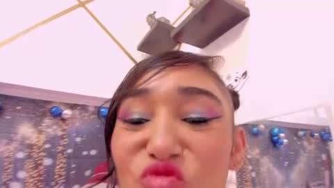 Charlotte  online show from December 2025 04:23:02 PM