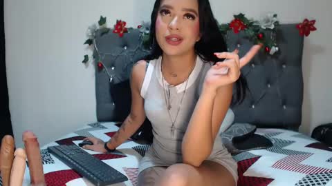 Snapshot of charlottee07 chatting on January 2025 02:27:02 AM charlottee07 online show from January 2025 02:27:02 AM