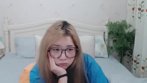 Snapshot of charlottelin chatting on September 2025 01:00:01 PM Charlotte online show from September 2025 01:00:01 PM