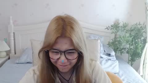 Snapshot of charlottelin chatting on October 2025 02:29:01 AM Charlotte online show from October 2025 02:29:01 AM