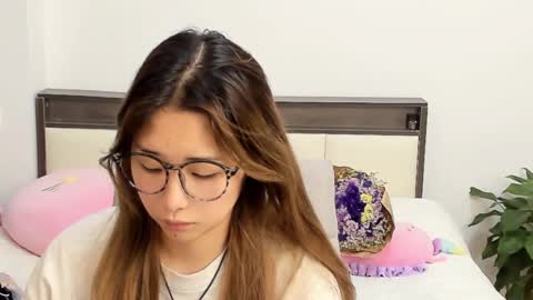 Snapshot of charlottelin chatting on March 2026 04:33:01 PM Charlotte online show from March 2026 04:33:01 PM