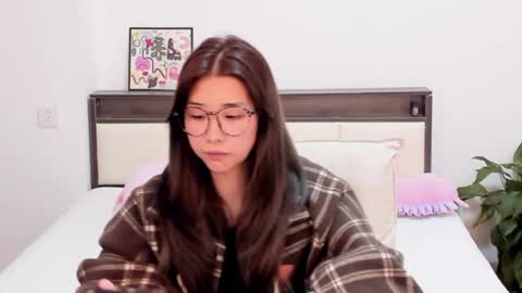 Snapshot of charlottelin chatting on April 2026 05:26:02 PM Charlotte online show from April 2026 05:26:02 PM