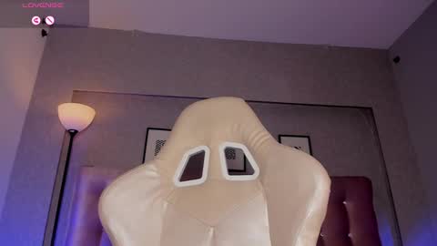 charlotterussel online show from December 2024 06:21:01 AM