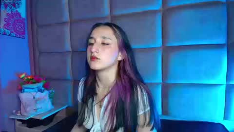 Snapshot of charlottestuart_ chatting on March 2026 04:29:01 AM charlottestuart_ online show from March 2026 04:29:01 AM