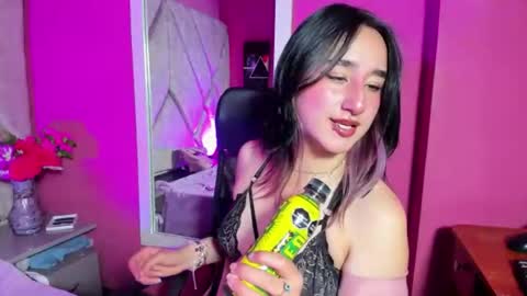 Snapshot of charlottestuart_ chatting on April 2026 04:54:02 AM charlottestuart_ online show from April 2026 04:54:02 AM