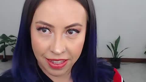 charlottezoe online show from August 2026 06:21:01 PM