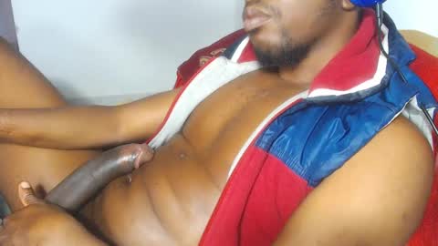 charly_vergonti_ online show from October 2025 10:38:01 PM