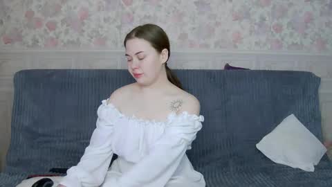 charming_lolla online show from January 2025 12:20:01 AM