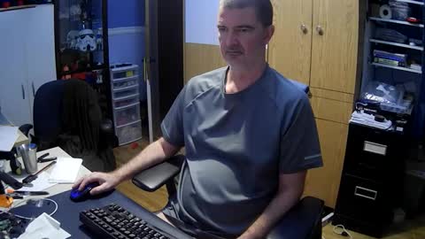 wanaBeYourToy online show from December 2025 01:07:01 PM