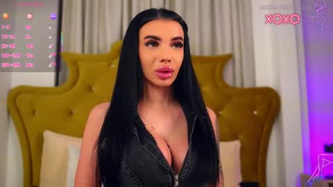 Snapshot of chaturbarbie_ chatting on April 2026 05:21:02 PM Velma online show from April 2026 05:21:02 PM