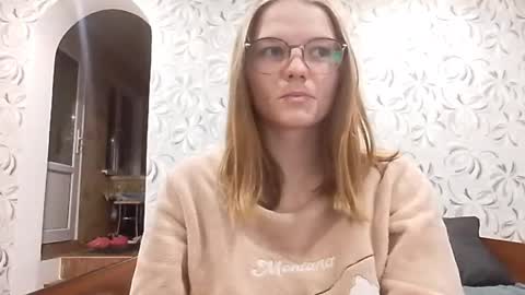 Snapshot of chauknispel chatting on April 2026 10:34:02 PM Olivia online show from April 2026 10:34:02 PM