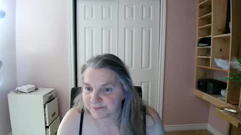 chealsiek online show from April 2026 03:00:01 AM