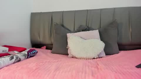 Snapshot of cheerlynn chatting on February 2025 01:43:02 PM Cherlyn online show from February 2025 01:43:02 PM