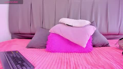 Snapshot of cheerlynn chatting on September 2025 04:19:02 PM Cherlyn online show from September 2025 04:19:02 PM