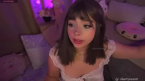 Snapshot of cheerrysweett chatting on April 2026 09:39:33 PM Baby Cherry online show from April 2026 09:39:33 PM