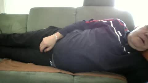 Snapshot of cheesy4444 chatting on October 2025 12:06:02 PM Tom online show from October 2025 12:06:02 PM