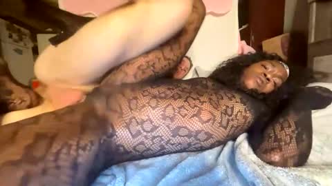 Snapshot of chels2024 chatting on December 2025 06:17:02 AM Chels luv online show from December 2025 06:17:02 AM