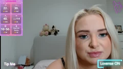 Snapshot of chelseablondeuk chatting on April 2026 06:38:01 PM ChelseaBlonde online show from April 2026 06:38:01 PM