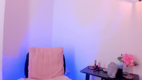 Chelsea  online show from November 2025 08:09:02 PM