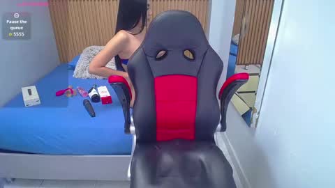 Snapshot of chelsypickman chatting on October 2025 03:35:01 AM  C H E L S Y online show from October 2025 03:35:01 AM