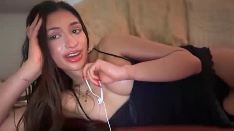 Snapshot of cherliecarmen chatting on September 2025 04:05:02 AM cherliecarmen online show from September 2025 04:05:02 AM